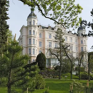 מלון Bristol Palace